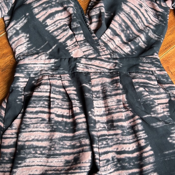 Meek Romper - Picture 6 of 12